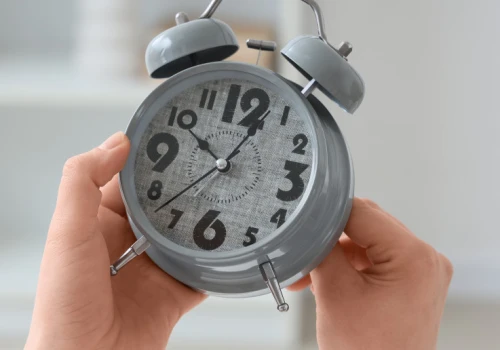 Sprawdzili, jak zmiana czasu wpływa na mózg. Zagrożeni nie tylko seniorzy