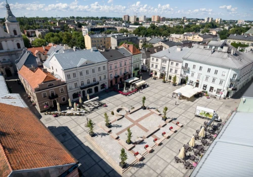 Trzy kamienice na piotrkowskiej Starówce do remontu. Powstanie 47 mieszkań