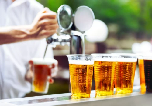 Kurczy się polski rynek piwa. Żywiec zamknął dwa browary w trzy lata