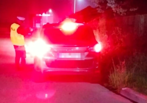 Nocna akcja drogówki w Nowym Sączu. 62 wykroczenia, 52 mandaty i zabrane prawa jazdy