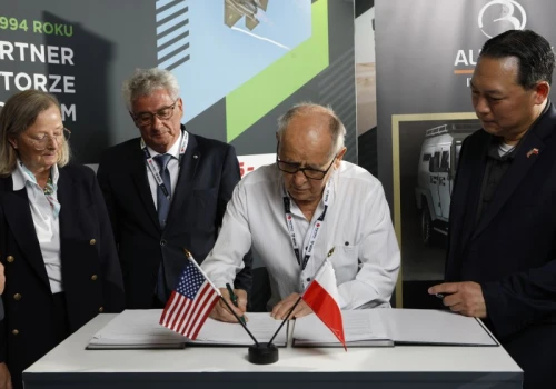 MSPO 2026: Umowa pomiędzy AM General, Autobox Innovation i MMC Consulting