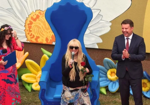 Tłum przyszedł zobaczyć Marylę Rodowicz. W Opolu odsłonięto jej wielki mural