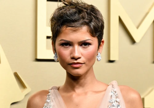 WELL LOOK: Zendaya jak Halle Berry. Suknia od Prady, diamenty i luksusowy Rolex podbiły czerwony dywan!