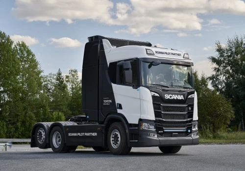 Scania i Toyota ruszają z dużym testem flotowym. 40 ciężarówek wyjedzie na europejskie drogi