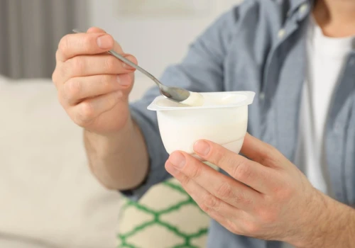 Mężczyźni jedzą codziennie. Badania wskazują na związek z rakiem prostaty