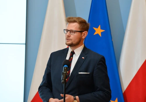 Poseł PiS, były wiceminister sprawiedliwości, usłyszał zarzut przekroczenia uprawnień