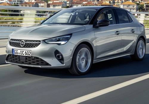 Opel Corsa F to tanie używane auto do miasta. Uwaga na jeden silnik