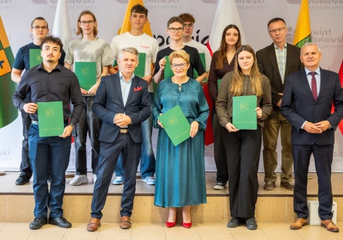 Powiat docenił prymusów