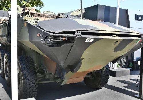 MSPO: Pływający transporter opancerzony SuperAV