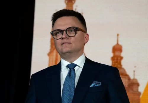 Zwrot w Polsce 2050. Partia dementuje doniesienia o Hołowni