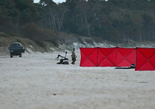 Zdetonowano fragmenty znalezionego na plaży drona