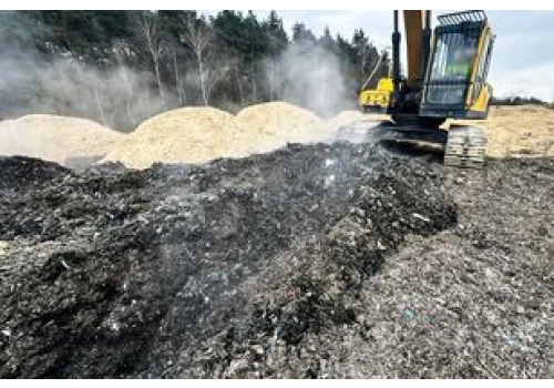 Mafia śmieciowa zostawiła po sobie odpady. I tak sobie dalej leżą