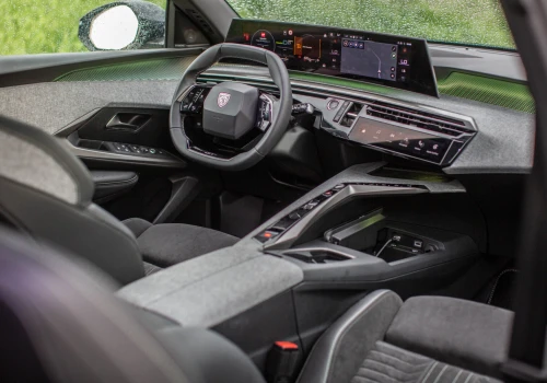 Peugeot 3008 stracił połowę klientów. Stellantis wciąż płaci za 1.2 PureTech i decyzje Carlosa Tavaresa