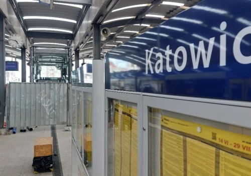Duże utrudnienia kolejowe w Katowicach. Doszło do awarii urządzeń sterowania ruchem
