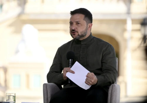 Zełenski ujawnia: Rosjanie dwukrotnie próbowali zaatakować mój samolot