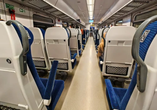 Interwencja medyczna w pociągu na stacji Warszawa Włochy. Duże opóźnienia SKM i Kolei Mazowieckich