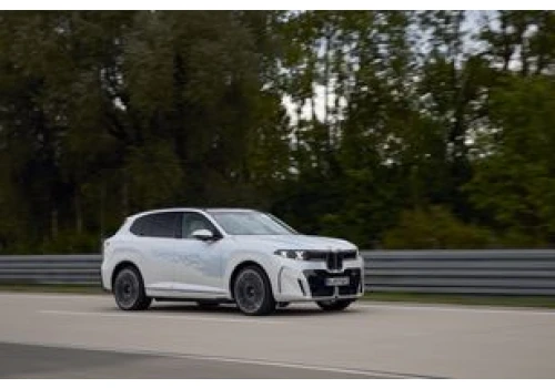 BMW iX5 Hydrogen wchodzi w kolejną fazę testów. Twórcy zdradzili osiągi