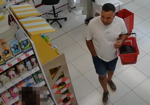 Policja publikuje zdjęcie. Szukają mężczyzny po kradzieży w Zakroczymiu