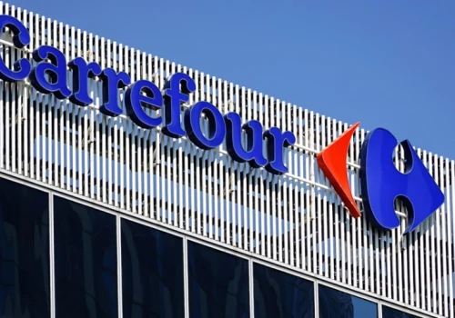 Carrefour sprzedał 478 sklepów. Zmiana szyldu w 2027 roku