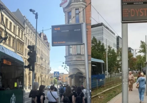 Kiedy przyjedzie tramwaj? Zamiast rozkładu jazdy wyświetlają… reklamy
