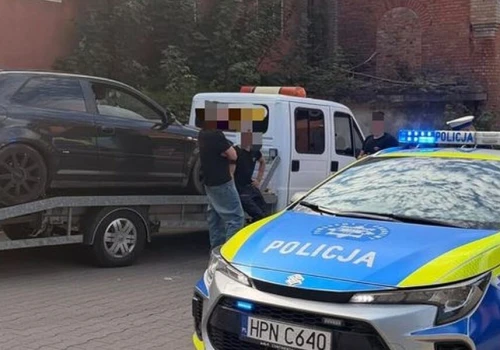 Audi bez zderzaka i kierowca bez prawa jazdy. Potem zaczęła się lawina problemów
