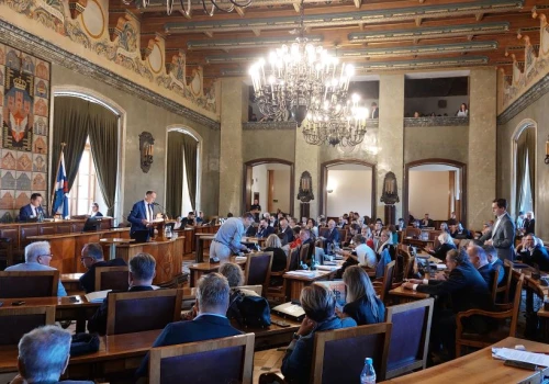 Planowanie przestrzenne i uchwały dotyczące mienia – trwa 59. sesja Rady Miasta Krakowa
