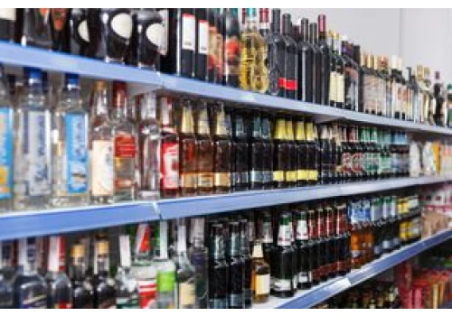 Hit półek z alkoholem. 