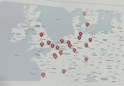 Tesla odda do użytku ponad 100 ładowarek Tesla Megacharger na terenie Europy. Do 1,2 MW na wtyk, na razie bez Polski