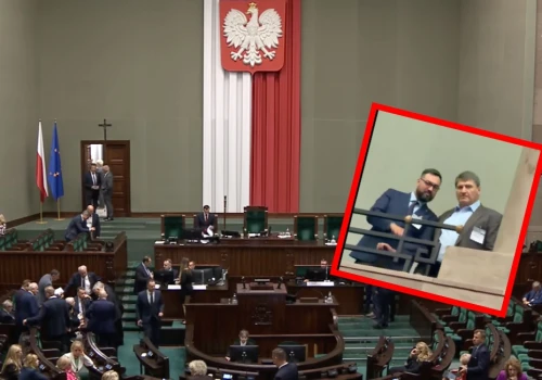 Przyszli do Sejmu, a tam niespodziewany gość! Poseł PiS od razu zaczął nagrywać. „A co się robi?”