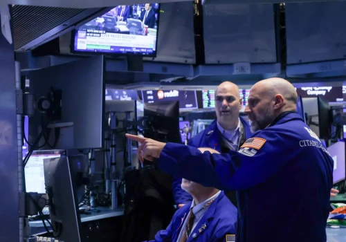 Wall Street spada, bo Fed sygnalizuje wyższe stopy