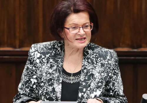 Maria Kurowska opuściła budynek AWS. Żurek kpi: Lepiej późno niż wcale