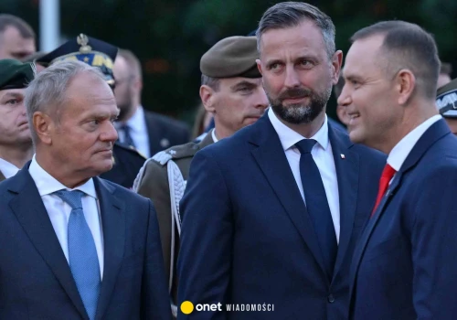 Nawrocki uważa, że Tusk gra strachem przed wojną. 