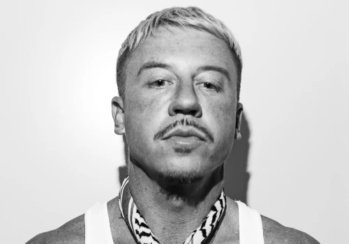 Macklemore oddaje milion dolarów Palestyńczykom. Wcześniej wyrzucili go z trasy