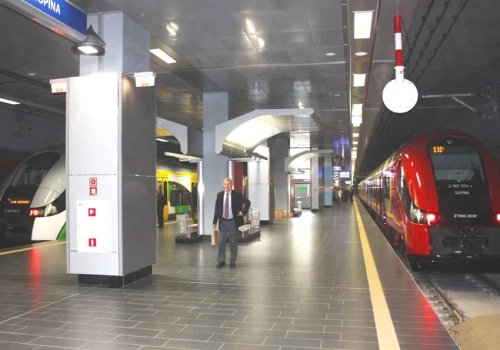 Pociągi dalekobieżne na Lotnisku Chopina? Zbyt niska przepustowość