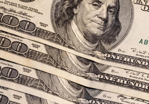 USA mają wyższe stopy procentowe niż Polska! Dolar mocno podrożał. Euro najdroższe w tym roku
