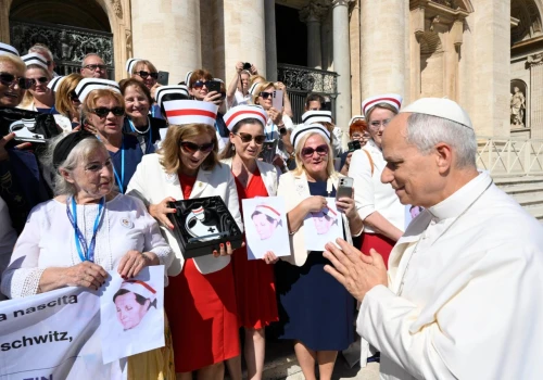 Położne zainspirowane Stanisławą Leszczyńską spotkały się z Papieżem