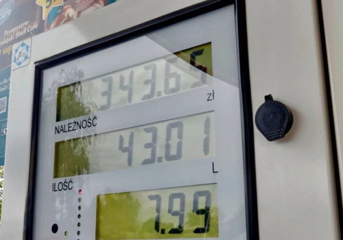 Kierowcy wpłacili do budżetu 89,8 mld zł. Ile podatku jest w litrze paliwa?