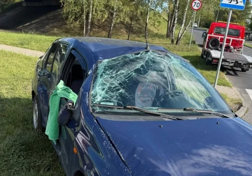 Kolizja na rondzie w Mysłowicach. 77-latek z BMW dostał 1500 zł mandatu