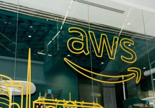 AWS nie odzyska części danych z Bahrajnu. Wojna ujawniła słaby punkt chmury