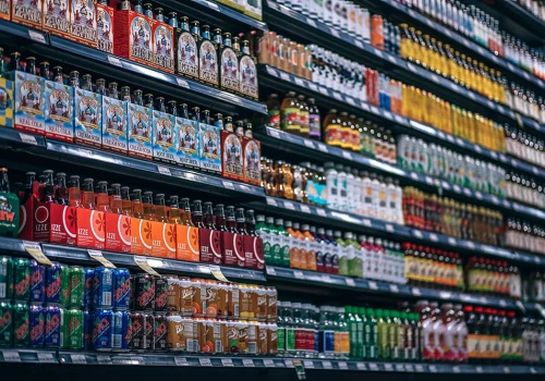 Polacy piją coraz mniej, ale stać ich na coraz więcej alkoholu