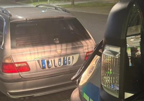 Driftował BMW na skrzyżowaniu. Stracił prawo jazdy i dostał 2500 zł mandatu