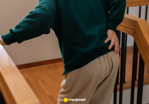 Codzienny ból pleców dotyka wiele osób. Czasem to sygnał poważnej choroby