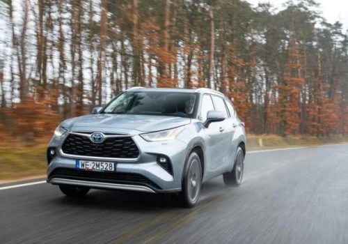Subaru Forester e-Boxer vs Toyota Highlander
