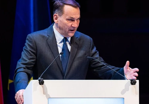 Sikorski odpowiada na groźby Rosji. Te liczby mówią wiele