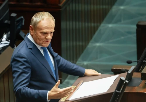 Premier: Rosja może „przypadkowo” uderzyć rakietami i dronami w Polskę
