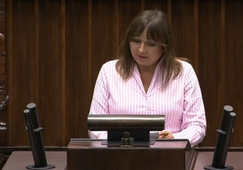 W Sejmie o nowej diecie w szkole. „Chcemy toczyć wojnę z kalafiorem?”