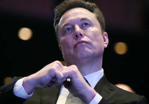Wydali miliony na prawa do filmu o Elonie Musku. Teraz chcą się wycofać