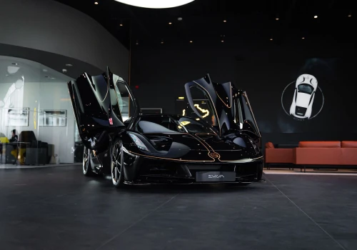 Lotus oficjalnie w Polsce. Brytyjska legenda kusi analogową Emirą i potężnym, elektrycznym SUV-em