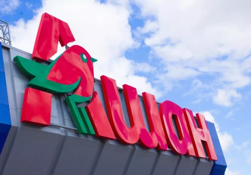 Putin przejmuje sklepy Auchan i Leroy Merlin w Rosji. Bierze też fabryki Nestle