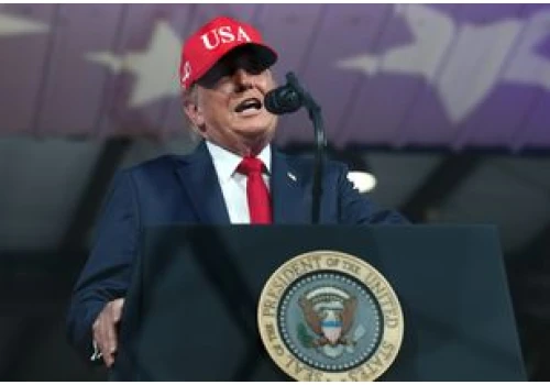 Trump grozi atakami na Iran. 